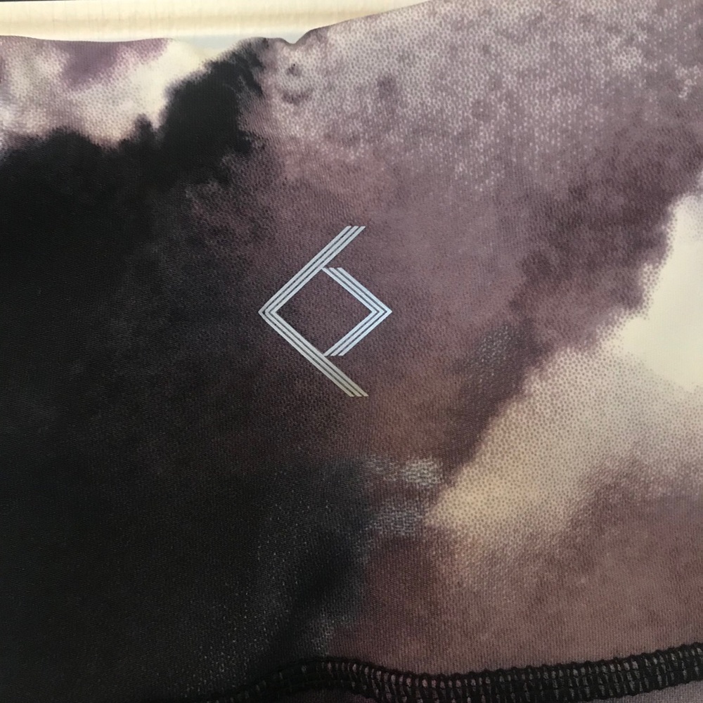 WATER CLOUD HIGHWAIST 7/8 LEGGING W/ MESH POCKETS - Picture 8 of 12